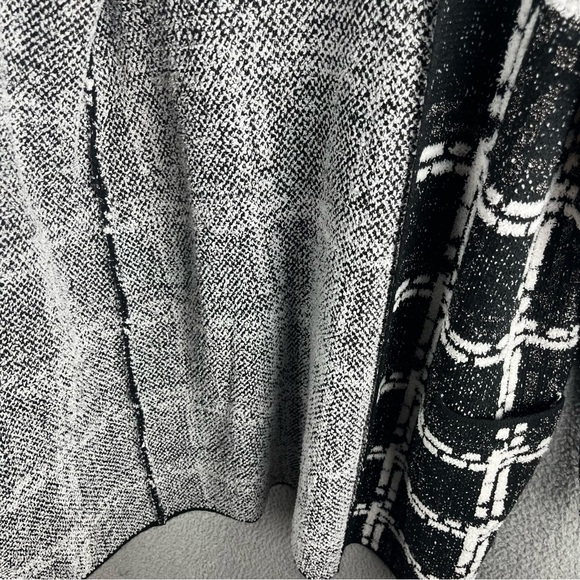 Nine West Women’s Large Clean Collar Coatigan Black White & Silver Sweater NWT - Picture 12 of 16